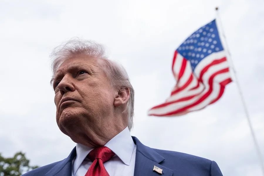 Demanda contra Trump coloca bajo escrutinio el uso de fondos públicos tras el asalto al Capitolio