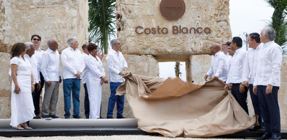 Abinader presenta plan de más de RD$20,000 millones para Boca Chica con obras de saneamiento e infraestructura