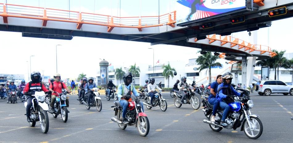 Estudio alerta sobre deterioro en las vías: 96 % dice temer represalias de motoristas en el Distrito Nacional