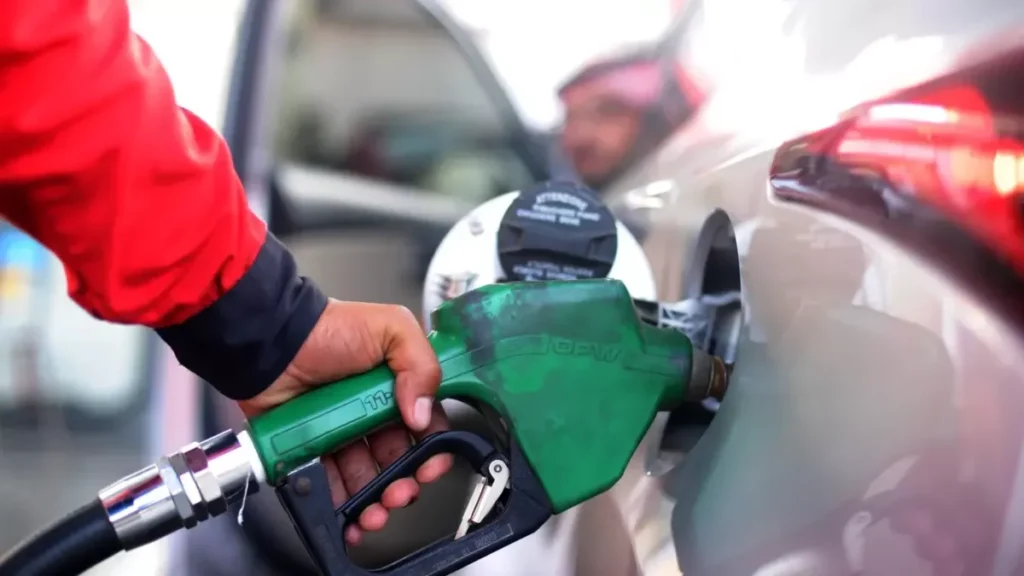 Suben los combustibles con otro golpe al bolsillo pese al subsidio oficial: puntos clave