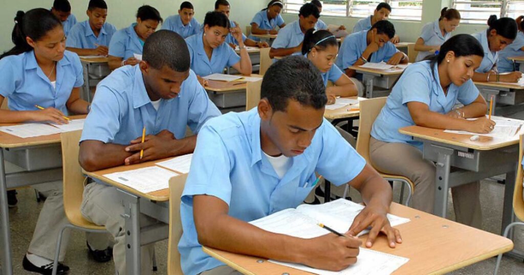 Gobierno dominicano inicia consulta para reforma educativa en medio de dudas sobre sus efectos