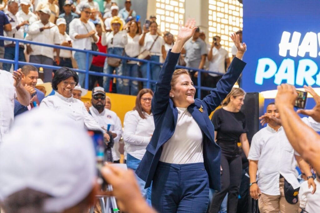 Carolina Mejía presenta su balance en Barahona y reafirma su aspiración presidencial