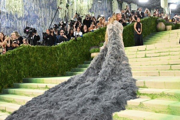 La Met Gala: Un reflejo de la desconexión entre la élite y la realidad social