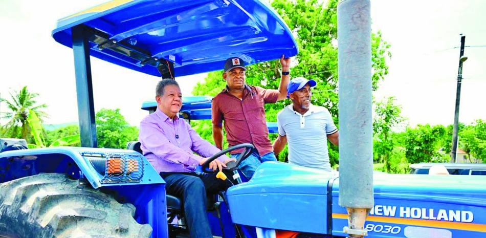 Leonel coloca bajo presión al Gobierno por denuncias de ruina y deudas con productores de Sánchez Ramírez