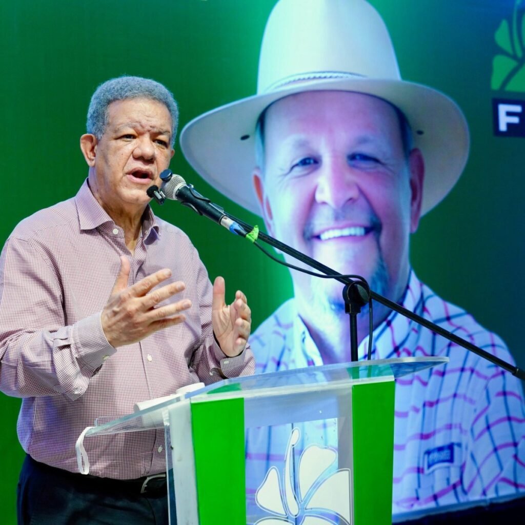 Leonel cuestiona al PRM por denuncias de abandono e impagos al sector agrícola en Sánchez Ramírez