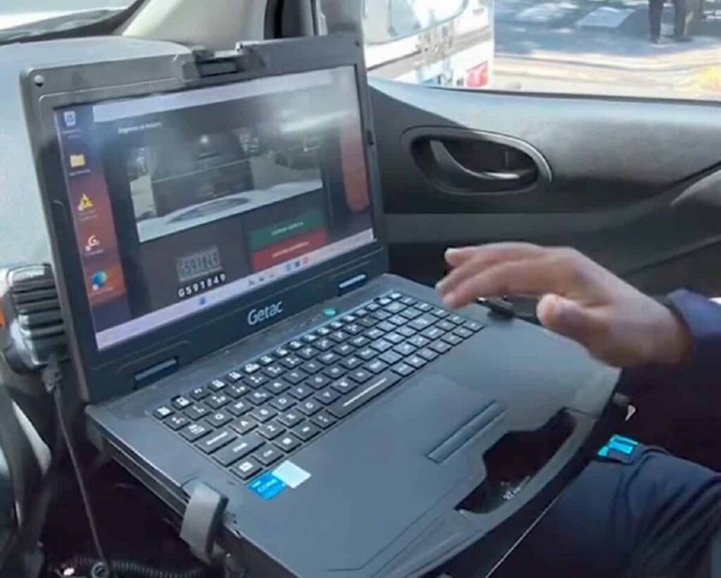 Policía muestra un sistema para ubicar vehículos robados y se demandan más controles sobre su aplicación: puntos clave