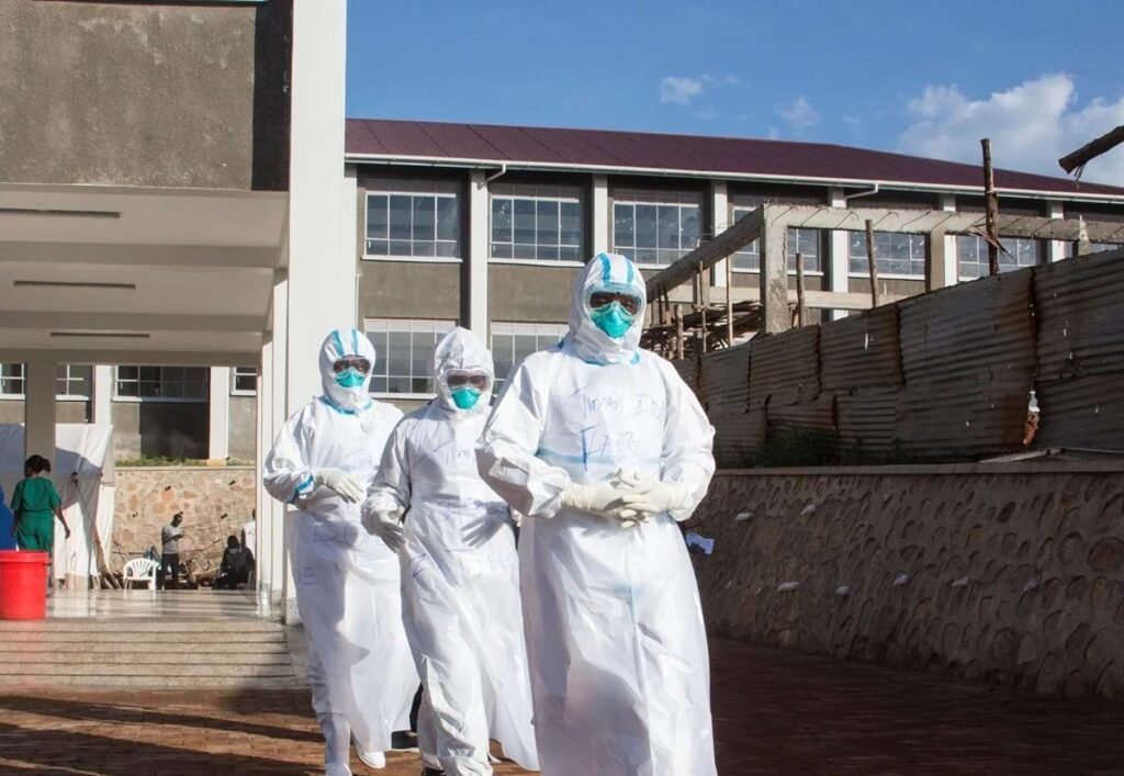 Ébola en RDC: 65 fallecidos y 246 sospechosos obligan a una respuesta urgente - puntos clave