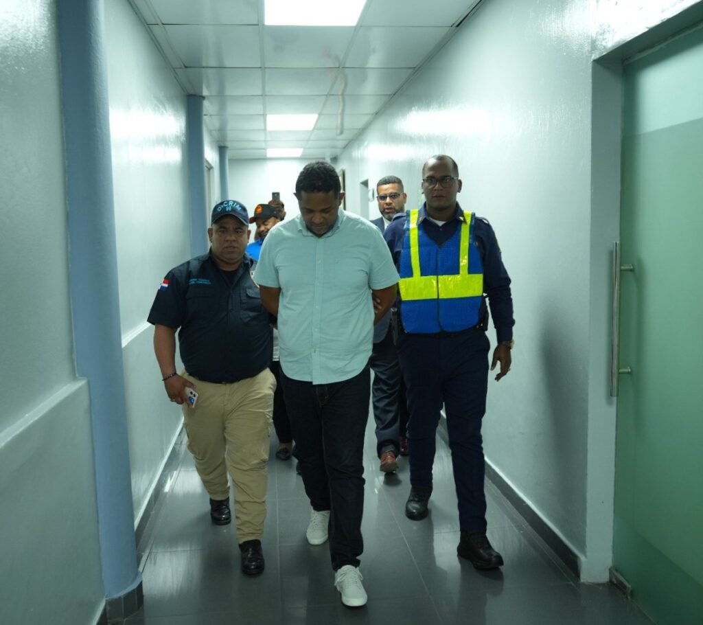 Francis Mishael Laureano Marte se entrega y será remitido por un caso de fraude tecnológico: puntos clave