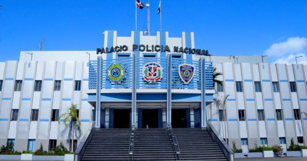 Policía investiga caída mortal de un hombre en Plaza Central y surgen dudas sobre lo ocurrido