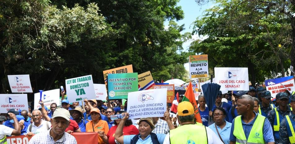Trabajadores exigen respuestas al Palacio Nacional por salarios y costo de vida