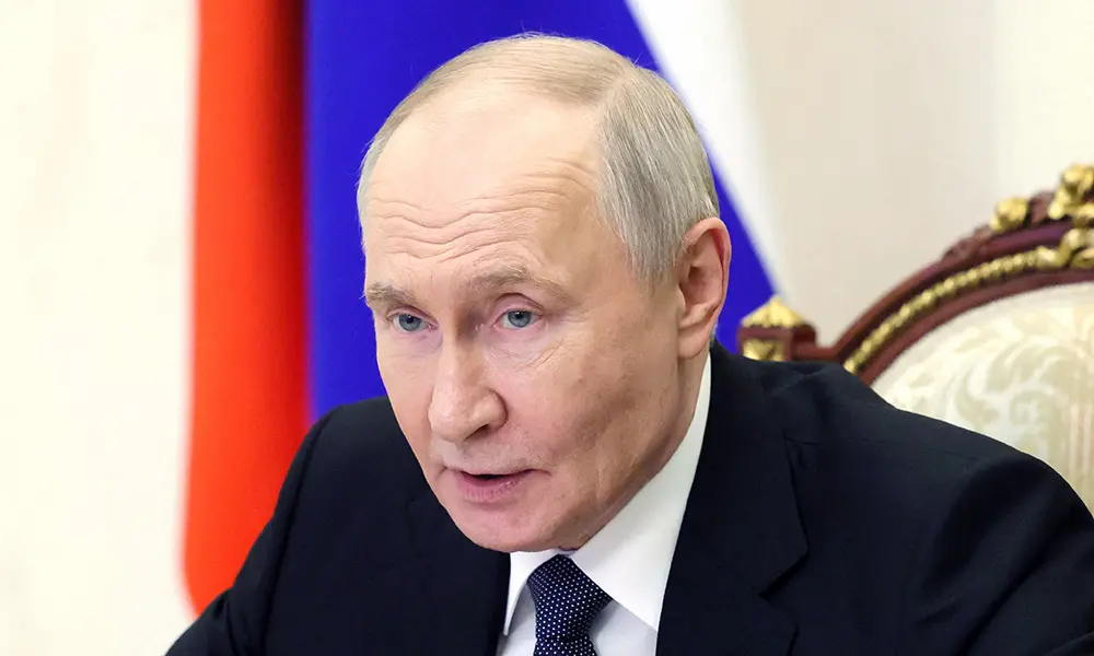Putin viaja a China en busca de nuevos ingresos por petróleo y gas para aliviar la presión sobre Rusia