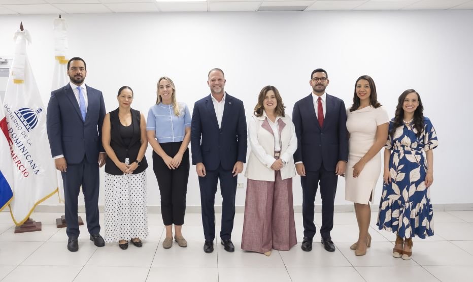 MICM impulsa Local to Global para 38 empresarios y deja abierta la discusión sobre sus resultados