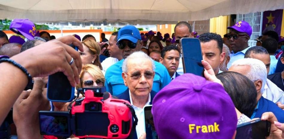 Danilo Medina pone en duda las encuestas y vincula el ascenso del PLD al descontento social