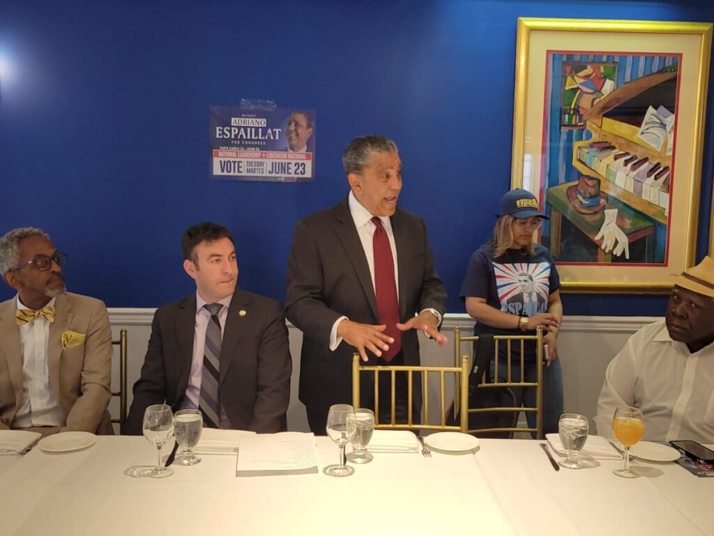 Espaillat vuelve a presionar por más fondos para NYCHA tras reunirse con líderes de complejos en Nueva York