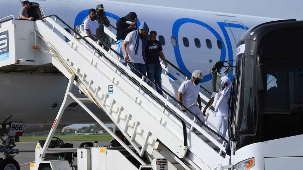 La oposición pide al Gobierno aclarar el acuerdo sobre recepción temporal de deportados desde EE. UU.: puntos clave