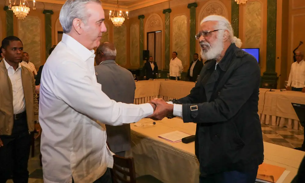 Gobierno crea mesa con transportistas, pero ¿realmente escuchará las necesidades del pueblo?