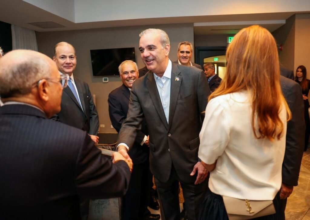 Abinader expone en Panamá el potencial de inversión dominicano ante empresarios panameños: puntos clave