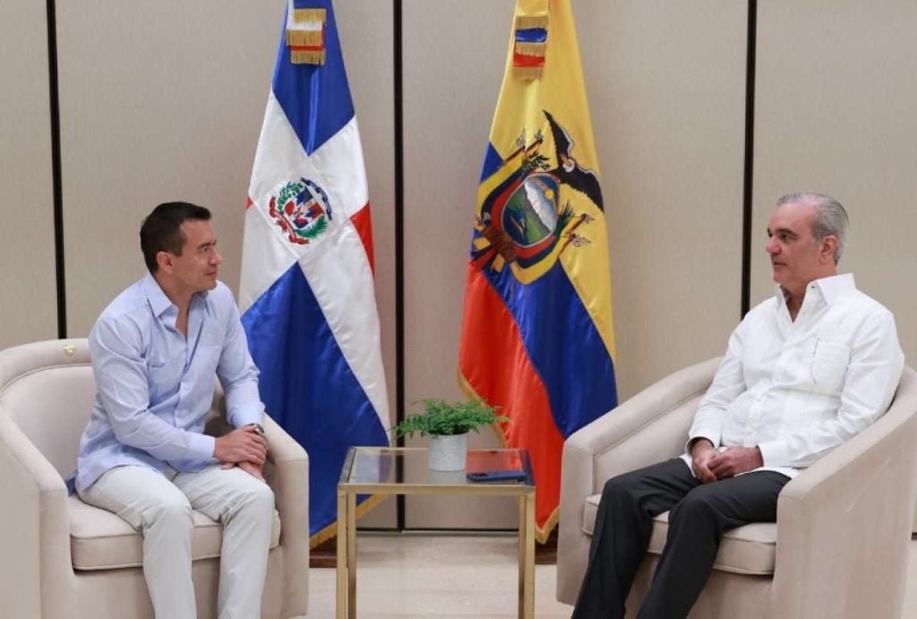 Reunión privada de Abinader con el presidente ecuatoriano abre espacio a preguntas sobre transparencia: puntos clave