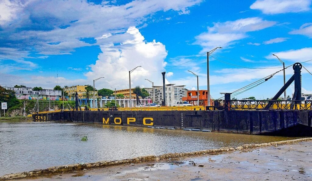Puente flotante del Ozama será cerrado este sábado por paso de una embarcación: puntos clave
