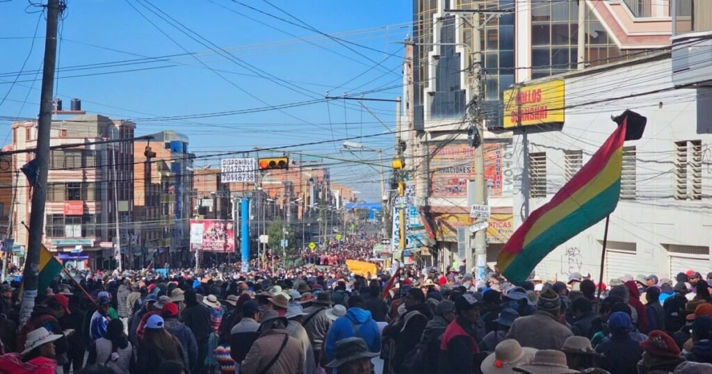 Bolivia entra en fase crítica entre muertos, militarización y presión sobre el Gobierno