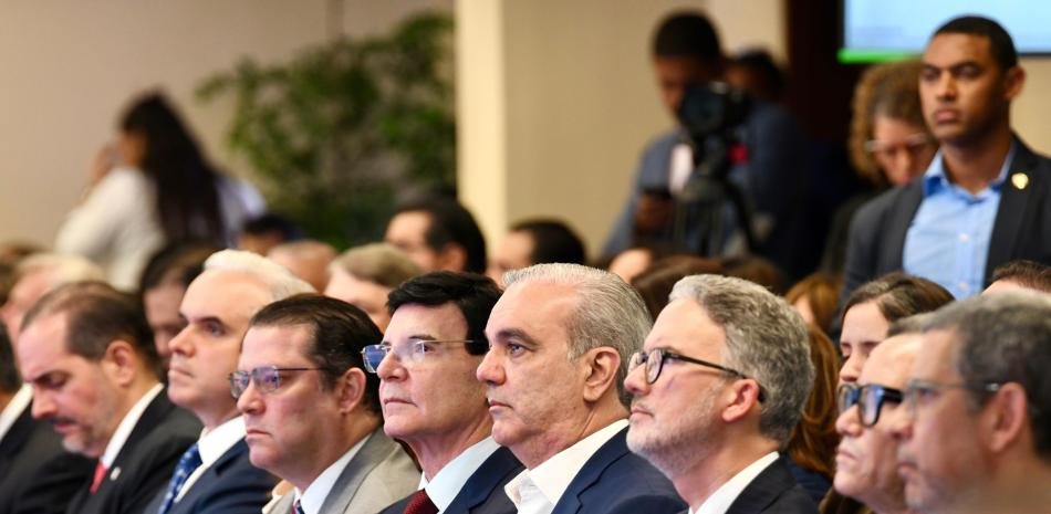 Industriales demandan revisión urgente de la cesantía en reforma laboral