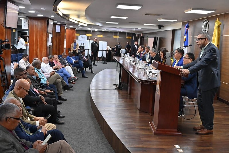 JCE presenta protocolos de cedulación, pero persisten dudas sobre transparencia