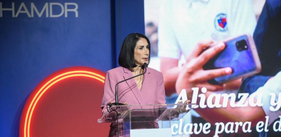 Arbaje recurre al sector privado para sostener iniciativas sociales ante la escasez de recursos