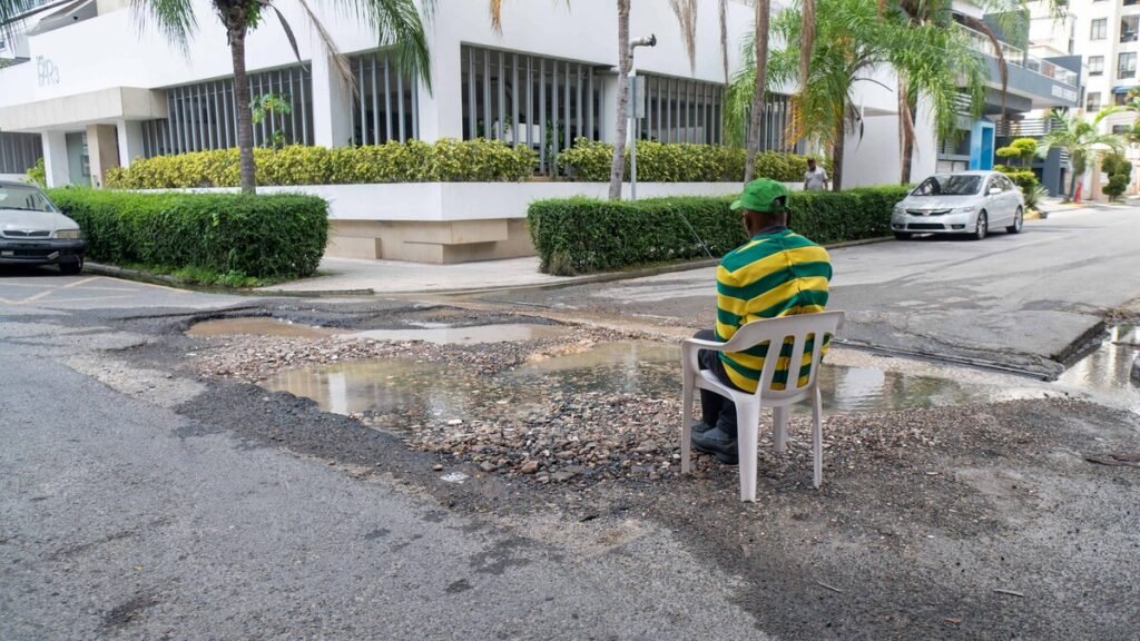 Desperdicio de agua en Naco revela ineficiencia de la Caasd
