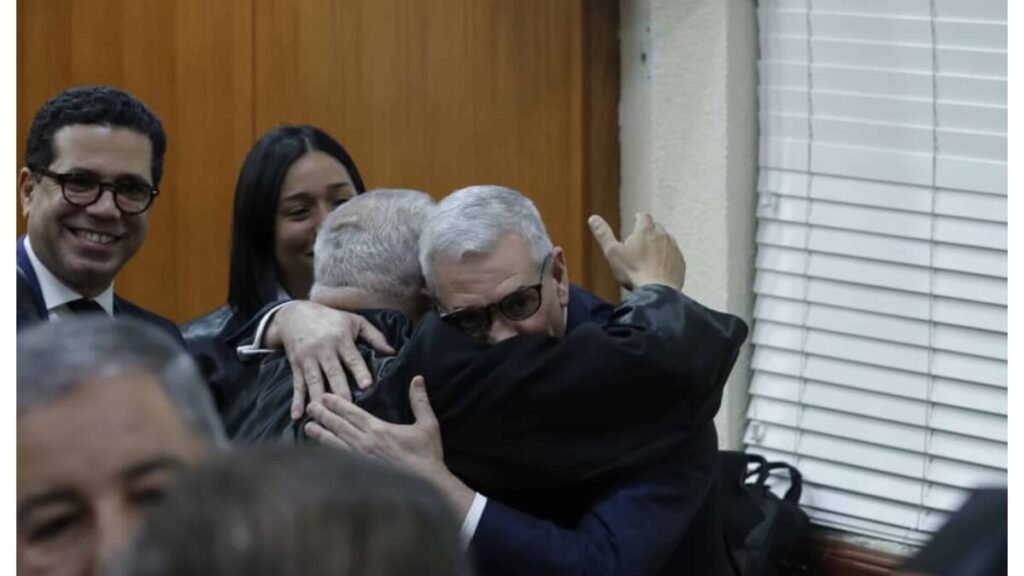 35 acusados irán a juicio en el caso de exministros, mientras cinco quedan fuera por falta de pruebas