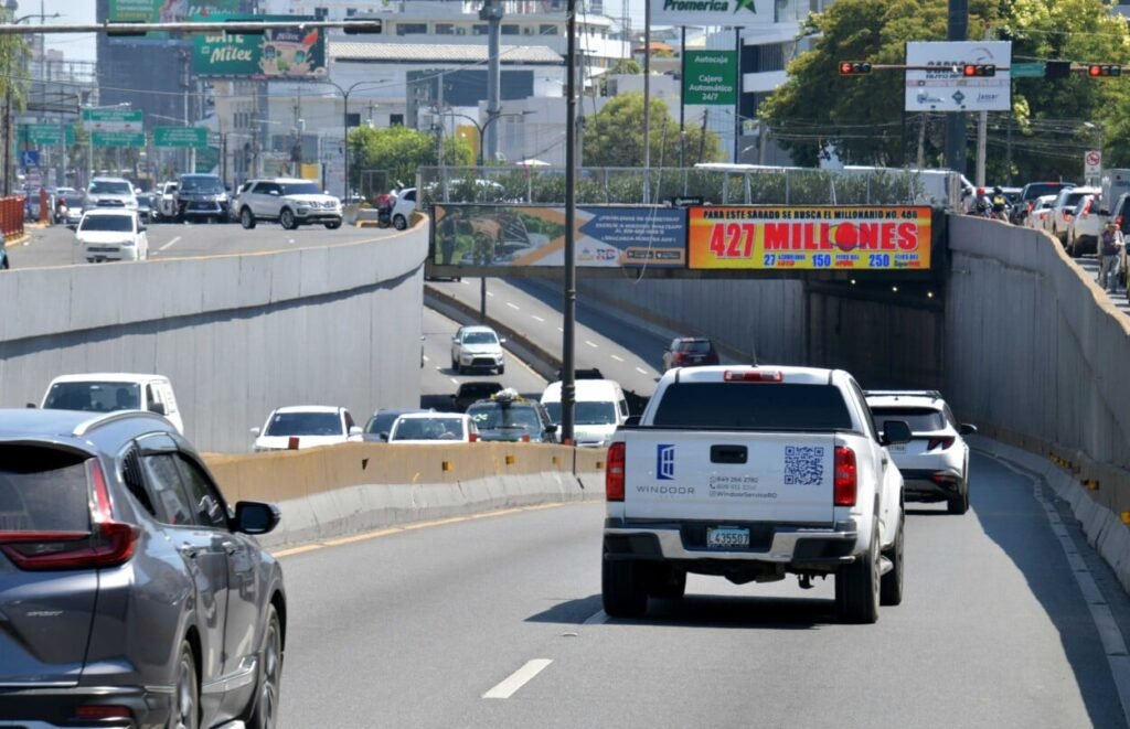 Cierre en paso a nivel de la avenida 27 de Febrero con Tiradentes: ¿una solución o un nuevo problema?