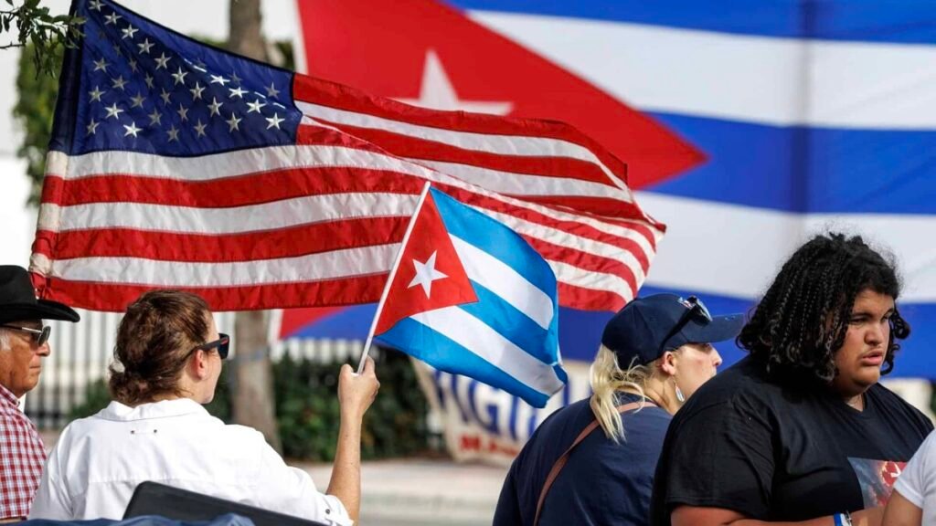 Cargos contra Raúl Castro agravan la presión sobre Cuba en medio de una crisis que ya golpea a la población