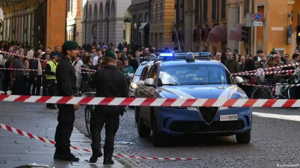 8 heridos en un atropello en el centro de Módena y la Fiscalía apunta a un riesgo para la seguridad pública