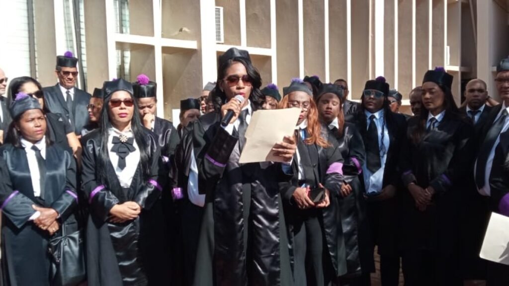 Paro judicial en San Pedro de Macorís expone carencias y presión laboral en el sistema