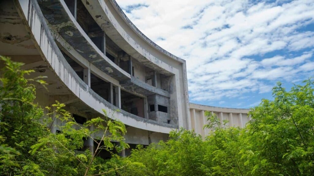 Teatro Agua y Luz: el abandono visible de un patrimonio mientras se anuncia su rescate