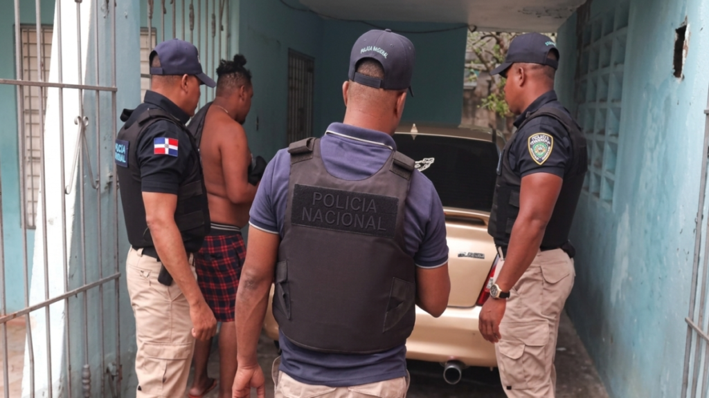 Allanamientos por fraude bancario de RD$305 millones dejan detenidos y nuevas dudas sobre los controles