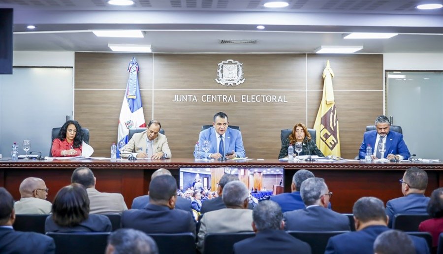 JCE advierte sobre otro recorte a los partidos y cuestiona el cruce entre Presupuesto y ley electoral: puntos clave