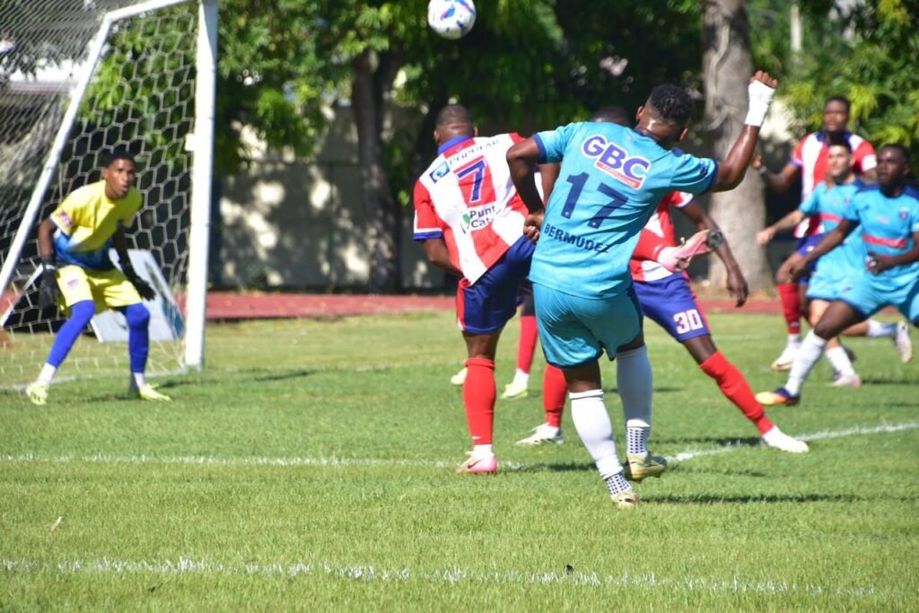 Salcedo se impone a Delfines, pero el fútbol dominicano enfrenta desafíos de gestión