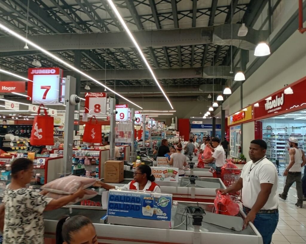 Puerto Plata registra fuerte movimiento comercial por el Día de las Madres en medio de reclamos por la economía