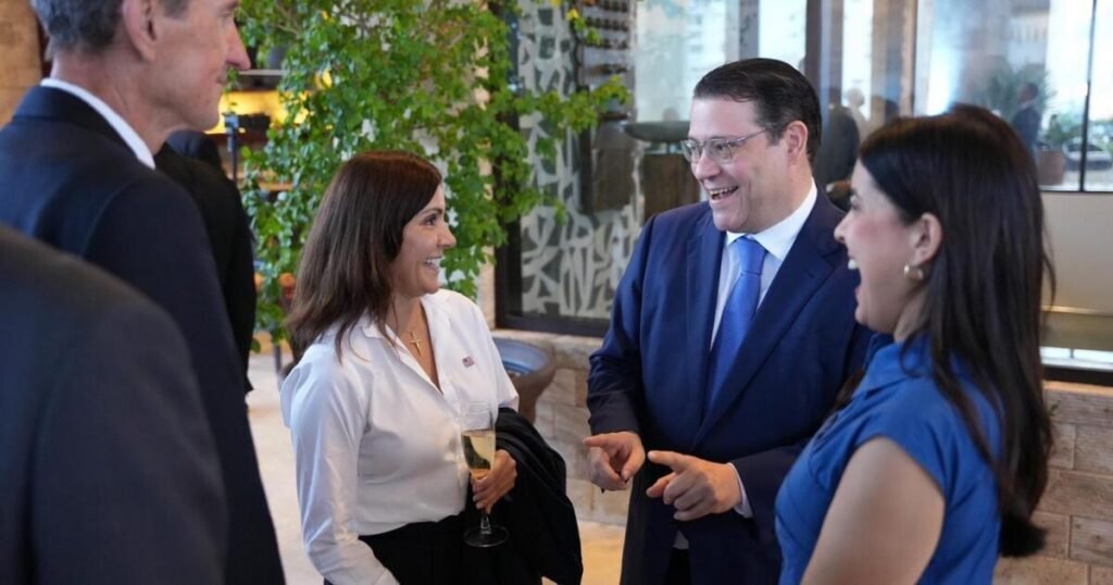 Gobierno presenta a diplomáticos sus cifras de inversión y comercio en un acto con foco en resultados