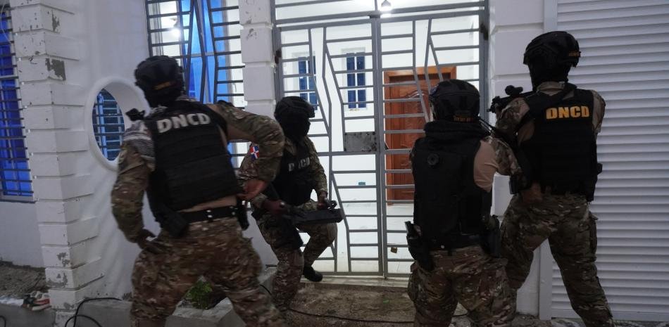 Arrestan en Barahona a dos vinculados al alijo de 1.7 toneladas y el caso sigue apuntando a la red del sur