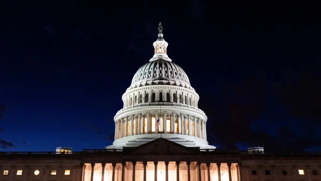 La Cámara de Representantes aprueba una resolución para frenar la acción militar contra Irán y amplía la presión sobre Trump