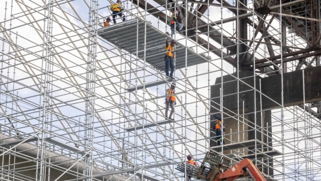 Puente de la 17: obras visibles, desalojos pendientes y reclamos por compensaciones insuficientes