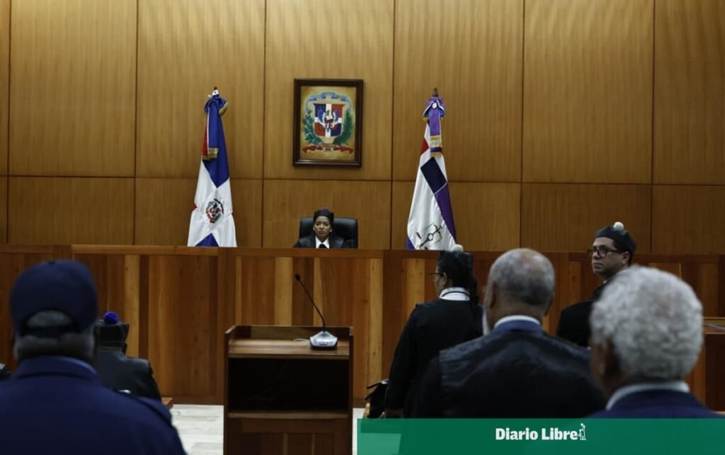 Tribunal mantiene abierto caso por presunta estafa al Estado y envía a juicio a 35 acusados