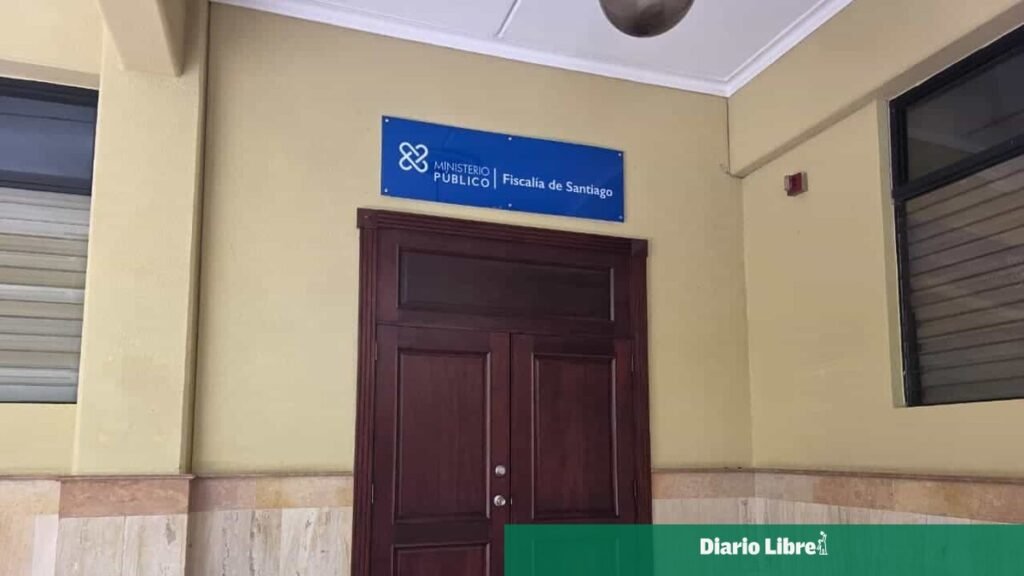 Detienen en Santiago al exdirectivo del Oncológico del Cibao y a su esposa en medio de un allanamiento