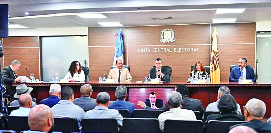 La JCE advierte, pero el proselitismo fuera de tiempo sigue sin frenarse