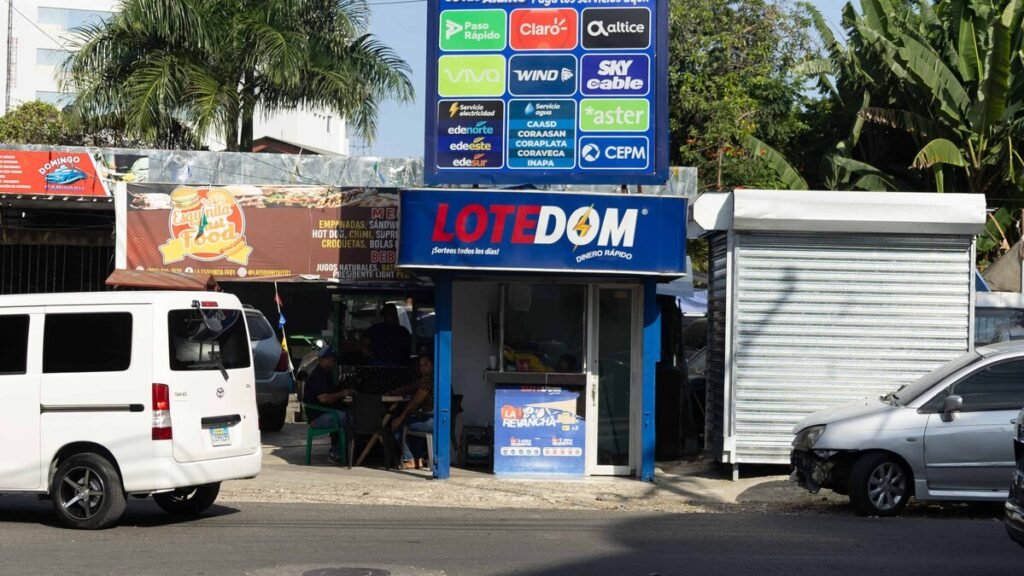 Banca de Lotedom en Los Jardines reabre la discusión sobre control del espacio peatonal