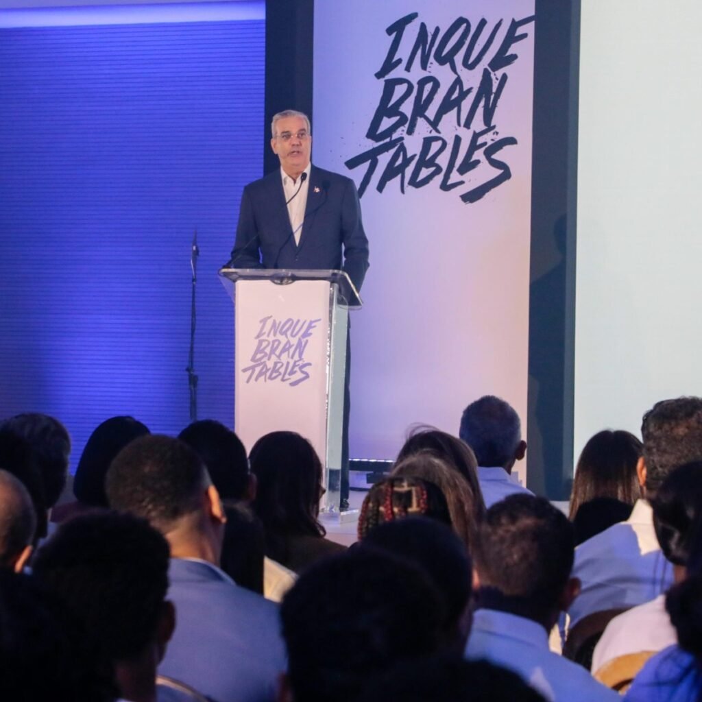 Abinader presenta “Inquebrantables” y destina fondos recuperados a una campaña para jóvenes