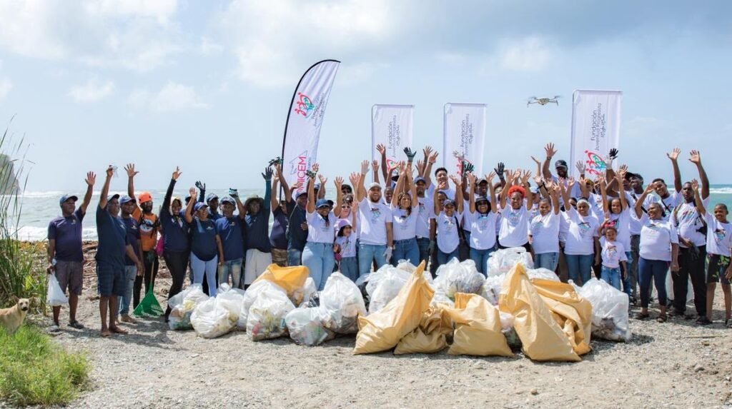 Limpieza en Playa Najayo vuelve a evidenciar la dependencia de voluntarios y apoyos puntuales