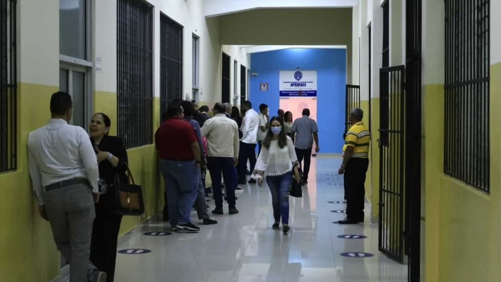 La UASD elige autoridades con más de 3,100 votantes y supervisión electoral