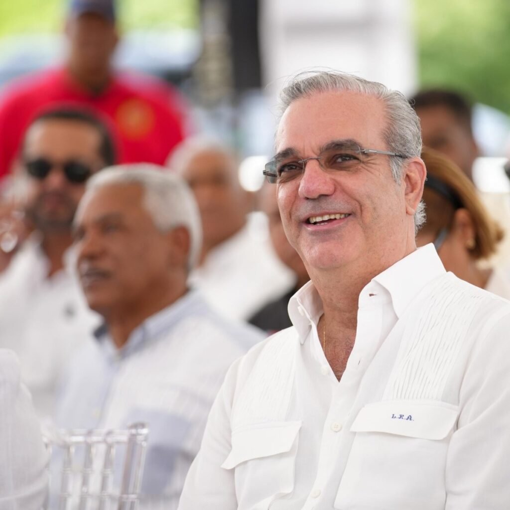 Abinader felicita a las madres dominicanas con un mensaje simbólico en sus redes